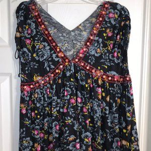 Free People V-neck shirt